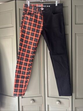 Hot Topic Men’s Slim Straight Half Plaid Red & Black Jeans